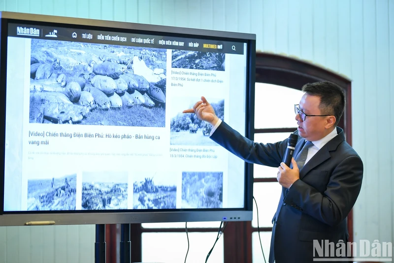 Editor-in-Chief of Nhan Dan Newspaper Le Quoc Minh introduces a special coverage on the Dien Bien Phu Victory. (Photo: NDO)