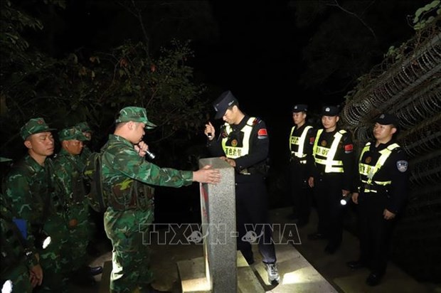 At the first night border patrol between Vietnam and China. (Photo: VNA)