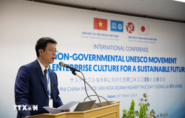 Secretary General of the Asia-Pacific Federation of UNESCO Clubs and Associations Prof. Yuji Suzuki speaks at the event. (Photo: VNA) 