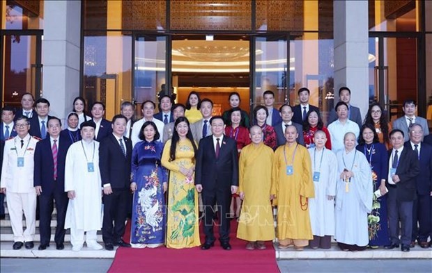 National Assembly Chairman Vuong Dinh Hue and delegates pose for a group photo. (Photo: VNA)