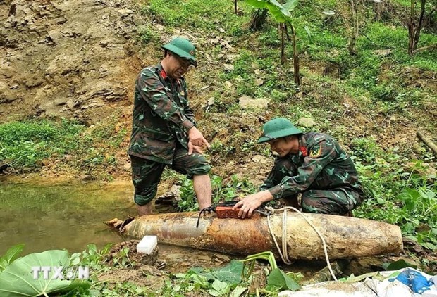 A 226-kilogramme bomb left over from the war in Nghe An province (Photo: VNA)