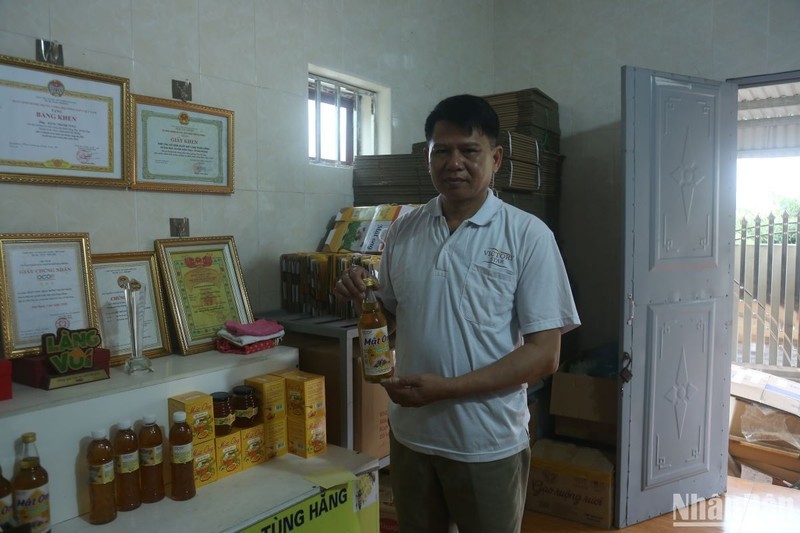 Dang Thanh Tung, Director of Tung Hang Honey Cooperative