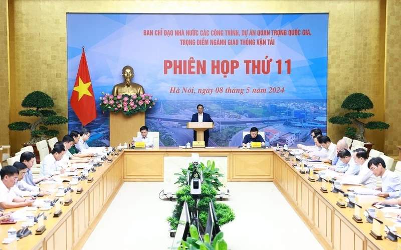 Prime Minister Pham Minh Chinh speaks at the meeting. (Photo: VNA)