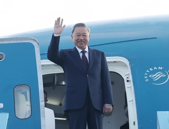 President To Lam leaves Hanoi for state visits to Laos and Cambodia. (Photo: VNA)