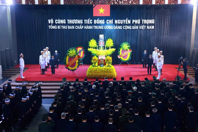 The respect-paying ceremony of General Secretary of the Communist Party of Vietnam Central Committee Nguyen Phu Trong is organised in the national mourning etiquette at the National Funeral Hall, No. 5 Tran Thanh Tong, Hanoi, from 7 AM to 10 PM on July 25 and from 7 AM to 1 PM on July 26, 2024. (Photo: VNA)