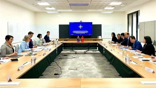 An overview of the working session between a delegation of Ministry of Science and Technology and the Australian Department of Industry, Science and Resources. (Photo: VNA)