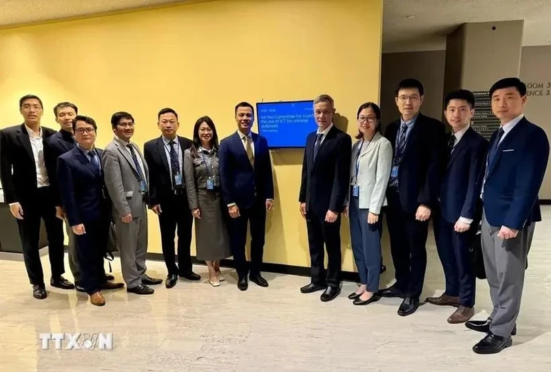 The Vietnamese delegation attending the session that adopts the draft UN convention against cybercrime. (Photo: VNA)