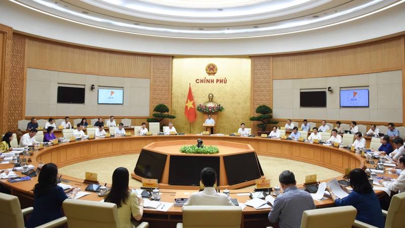 Prime Minister Pham Minh Chinh speaks at the Cabinet meeting in Hanoi on September 7. (Photo: NDO)