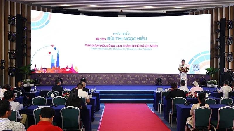 Deputy Director of Ho Chi Minh City Department of Tourism Bui Thi Ngoc Hieu speaks at the workshop.