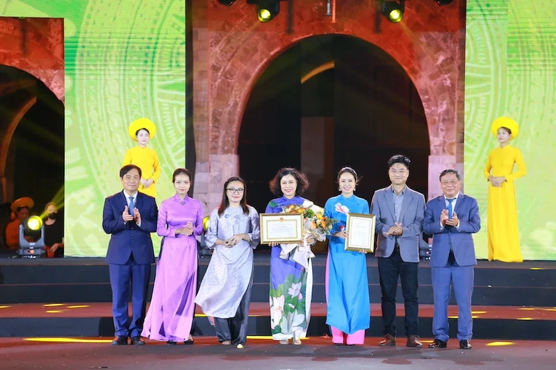 Winners of press award on building Hanoi’s culture honoured at the ceremony.