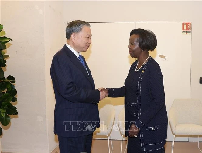 General Secretary of the Communist Party of Vietnam Central Committee and State President To Lam (L) and Secretary General of the International Organisation of La Francophonie Louise Mushikiwabo (Photo: VNA)