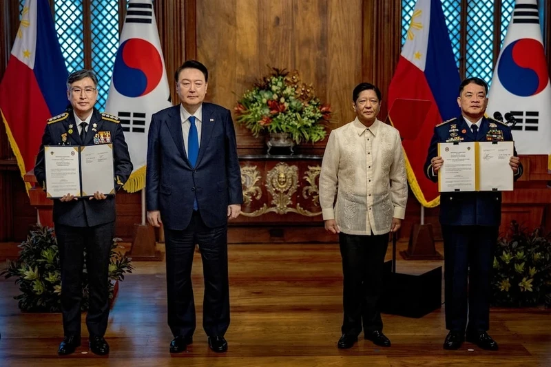 President Ferdinand Marcos Jr. meets with RoK President Yoon Suk Yeol during a bilateral meeting on October 7, 2024. (Photo: Reuters)