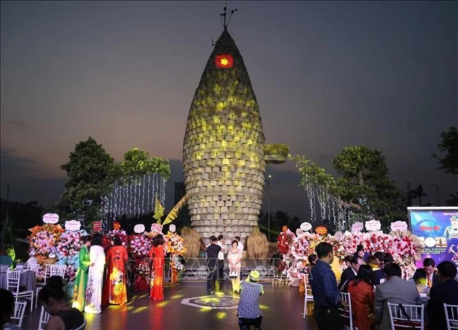 Than Nong Tower was recognised by VietKings as the largest rice grain-shaped tower in the world. (Photo: NDO)