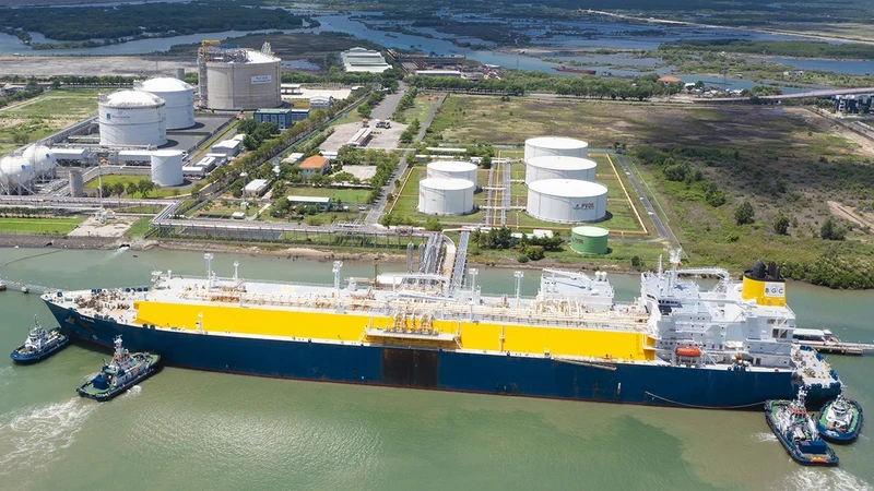 Liquefied natural gas (LNG) tanker docks at Cai Mep Port, Ba Ria-Vung Tau Province. (Photo: NGOC THANH)