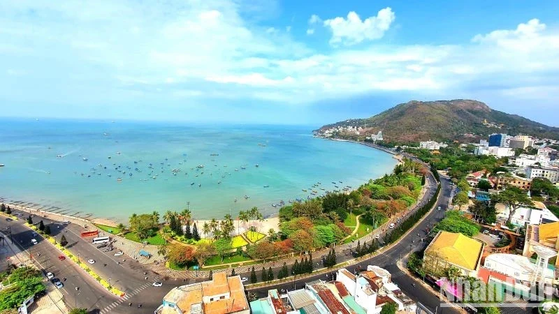 Vung Tau City Front Beach — an attractive beach destination for tourists. (Photo: VU TAN)