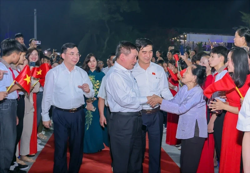 Deputy PM joins great national unity festival in Vinh Phuc