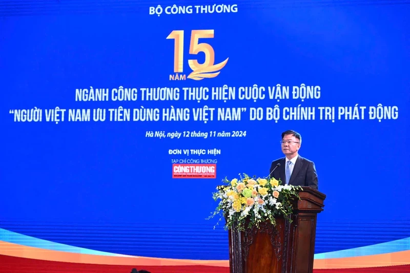 15th anniversary of “Vietnamese people prioritise using Vietnamese goods” campaign marked