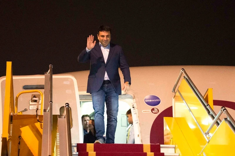 President of the National Assembly (NA) of Armenia Alen Simonyan arrived in Hanoi on November 17 evening, beginning his week-long official visit to Vietnam. (Photo: quochoi.vn)