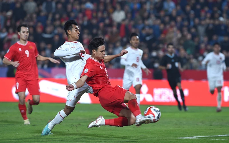 Vietnam's captain Nguyen Quang Hai (19) (Photo: NDO)