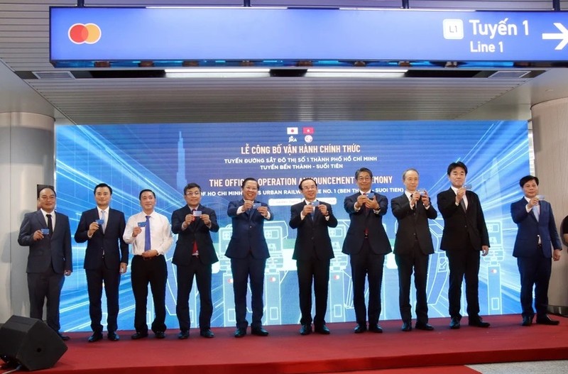 Delegates at the launching ceremony of Ho Chi Minh City's first metro line. (Photo: VNA)