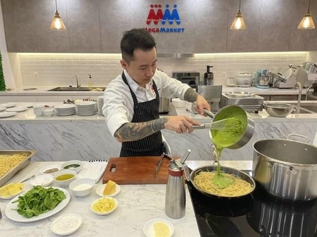 An Italian food cooking demonstration at the opening of ‘Italian Cuisine Week’ in Ho Chi Minh City (Photo: VNA)