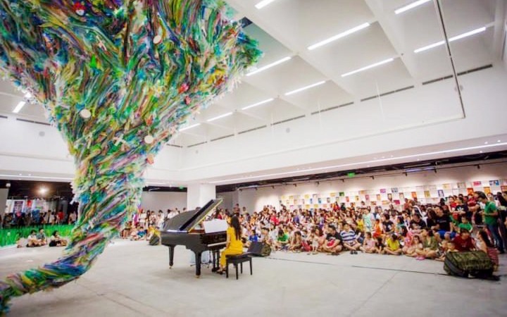 A performance at the Vincom Centre for Contemporary Art. (Photo: VCCA)