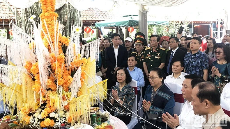 Party, State leaders join Lao traditional festival. (Photo: NDO)