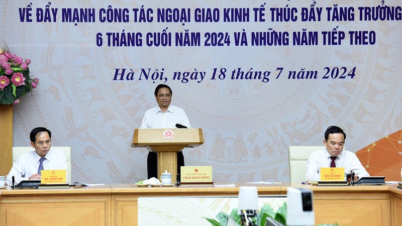 PM Pham Minh Chinh speaks at the meeting on economic diplomacy promotion on July 18. (Photo: NDO)