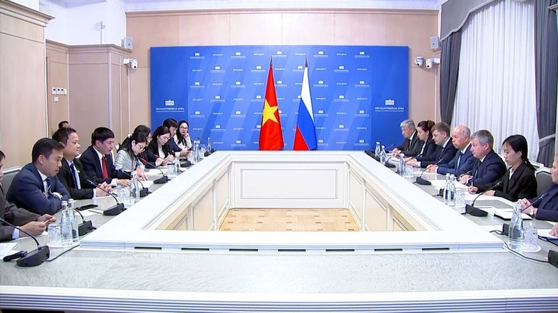 At the meeting between the offices of the Vietnamese National Assembly (NA) and Russian Federal Assembly’s State Duma (lower house) in Moscow on September 10. (Photo: daibieunhandan.vn) 