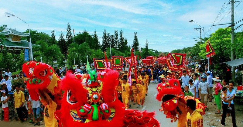 The Ba Chua Xu (Holy Mother of the Realm) Festival on Mount Sam in An Giang Province became the 16th cultural heritage of Vietnam to be included by UNESCO in the Representative List of the Intangible Cultural Heritage of Humanity on December 4th. (Photo: Department of Cultural Heritage)