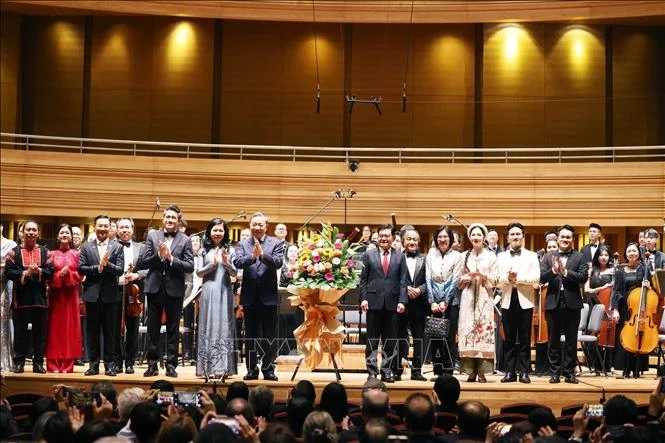 Party General Secretary To Lam and his spouse at the special concert (Photo: VNA) 