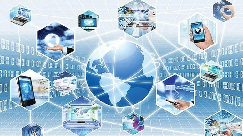 Prime Minister Pham Minh Chinh asks for accelerated implementation of Project 06 on developing resident data, electronic identification and authentication applications. (Photo: VGP) 