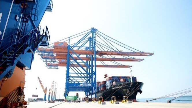 Import-export cargo ships dock at Gemalink port, Phu My town, Ba Ria-Vung Tau province. (Illustration photo: VNA)