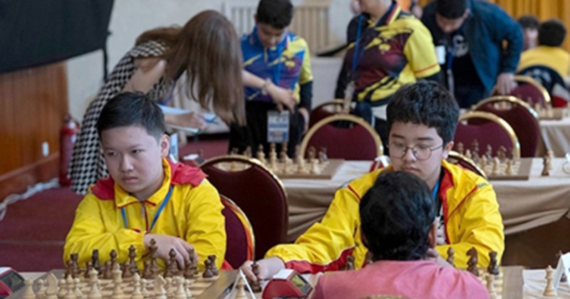 Player Nguyen Nam Kiet (left) delivers an impressive performance at the championship.