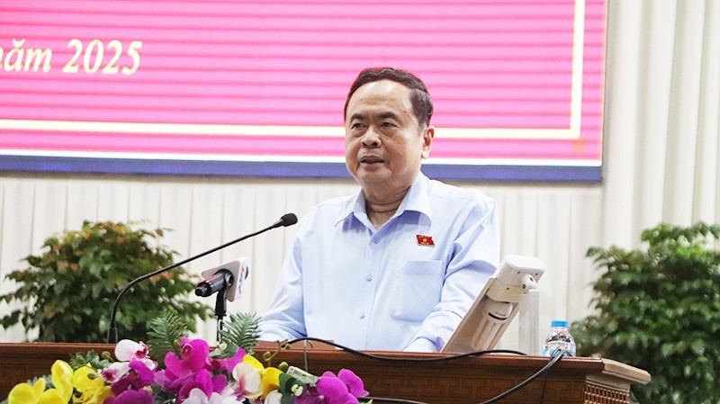 National Assembly Chairman Tran Thanh Man addresses the meeting with voters of Hau Giang. (Photo: ND)