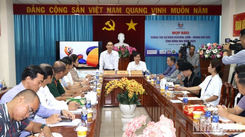 Overview of the press conference.
