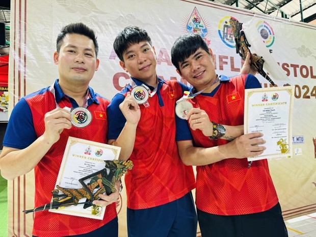 The Vietnamese trio at 2024 Asian Shooting Championships (Photo: VNA)