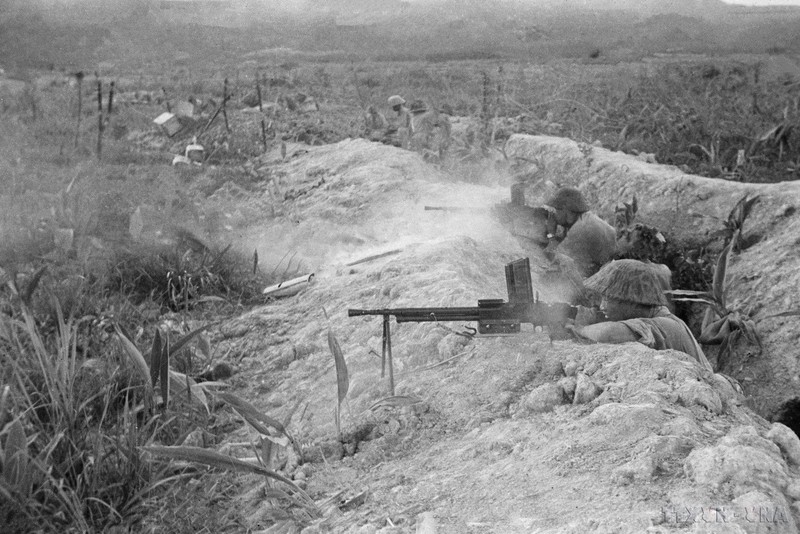 Position No.206 on fire due to being hit by Vietnamese soldiers' artillery and on fire. (Photo: VNA)