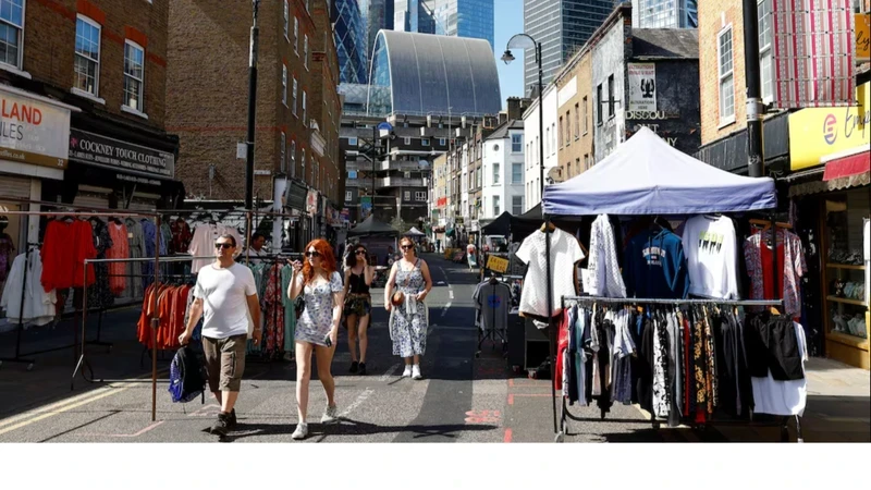 A discount area in London, UK. (Photo: REUTERS)