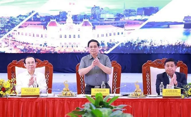 Prime Minister Pham Minh Chinh, who is also Chairman of the Coordinating Council for the Southeast Region, chairs the fifth meeting of the council on December 2 (Photo: VNA)