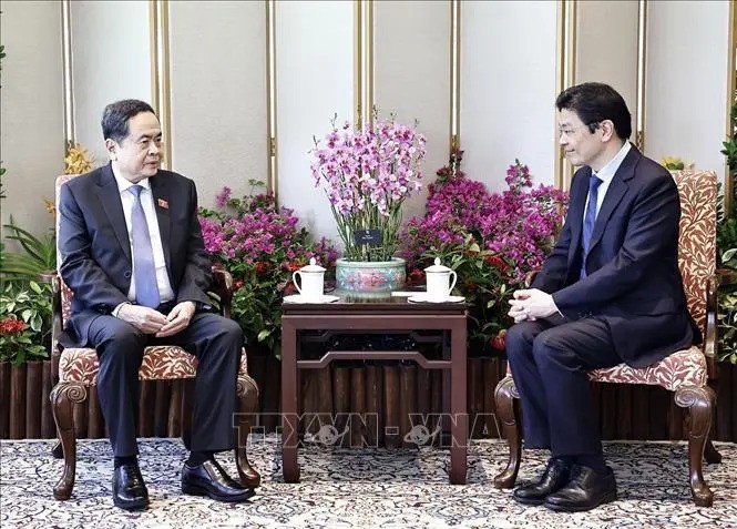 NA Chairman Tran Thanh Man (L) and Singaporean Prime Minister Lawrence Wong (Photo: VNA)