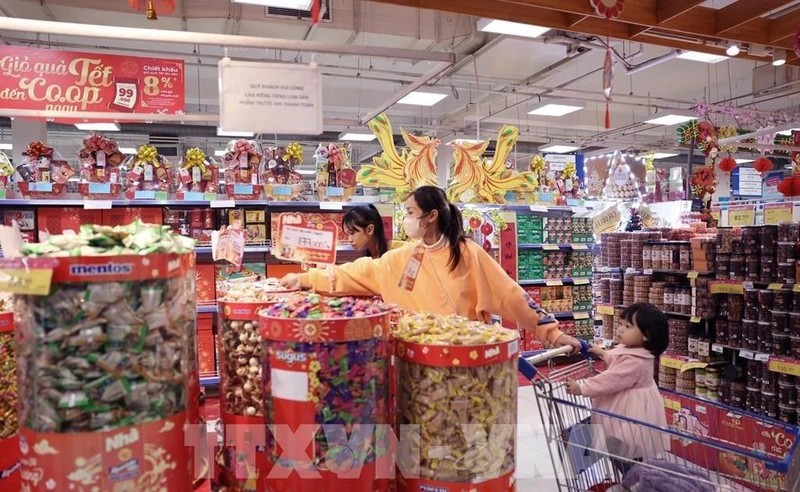 Affordable goods with fine packaging for upcoming Lunar New Year (Photo: VNA)