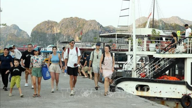 Vietnam's tourism industry welcomed more than 17.5 million international arrivals in 2024. (Photo: VNA)