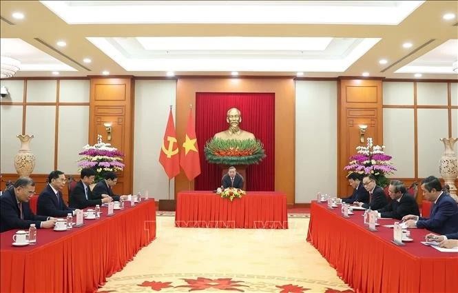 General Secretary of the Communist Party of Vietnam (CPV) Central Committee To Lam (C) holds phone talks with General Secretary of the Communist Party of China (CPC) Central Committee and President of China Xi Jinping on January 15. (Photo: VNA)