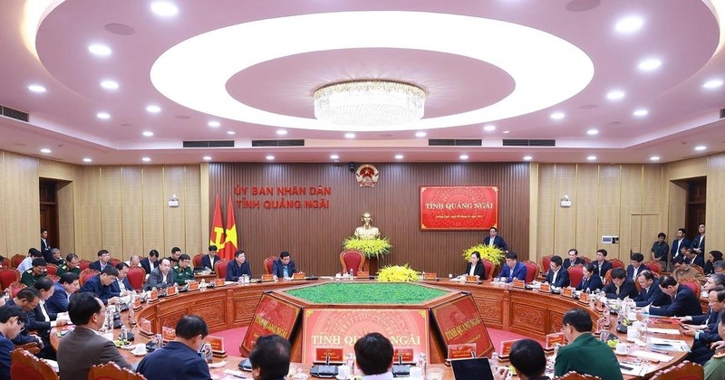 PM Pham Minh Chinh has a working session with leaders of Quang Ngai province on February 9. (Photo: VNA)