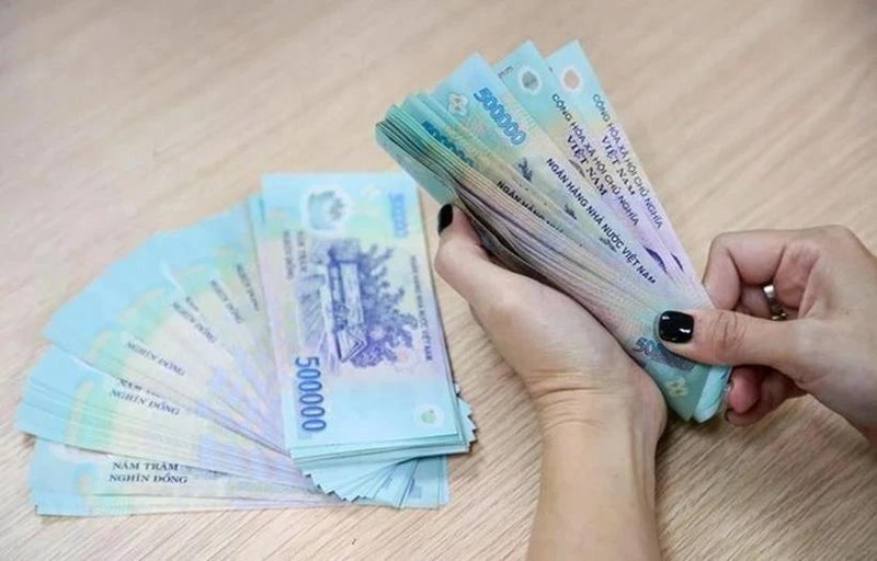 Some commercial banks recently raise deposit rates, pushing up lending rates. (Photo: VNA)