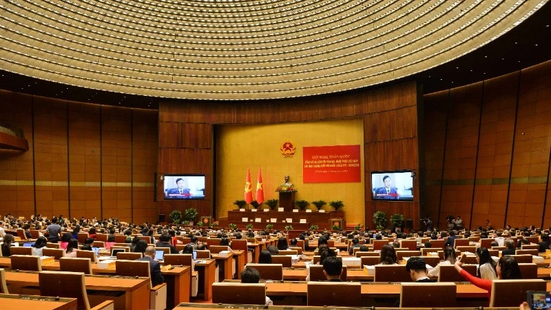 Overview of the National Conference reviewing 50 years of Vietnamese literature and arts since reunification.