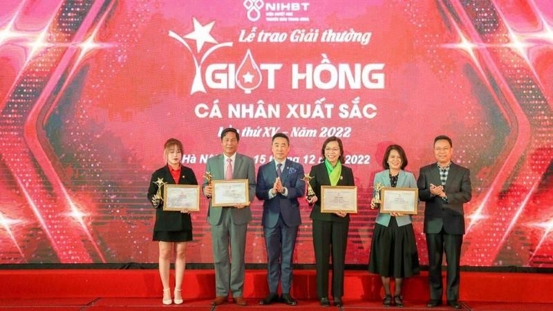 Programme honours outstanding contributors to blood donation drive 