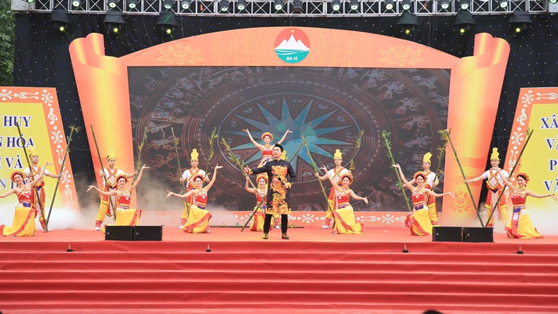 A performance at the opening ceremony (Photo: hanoimoi.com.vn)