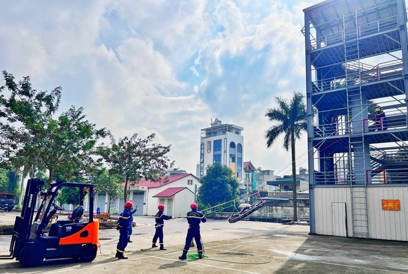 A fire drill is held within the framework of the project.